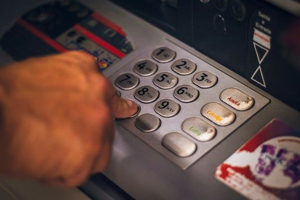 Comprendre les Frais de Votre Compte Bancaire: Ce Que Vous Devez Savoir