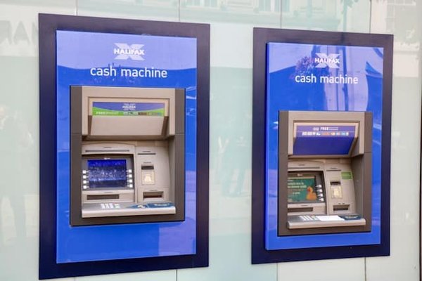 La Clôture de Compte Bancaire : Tout ce que Vous Devez Savoir Avant de Partir
